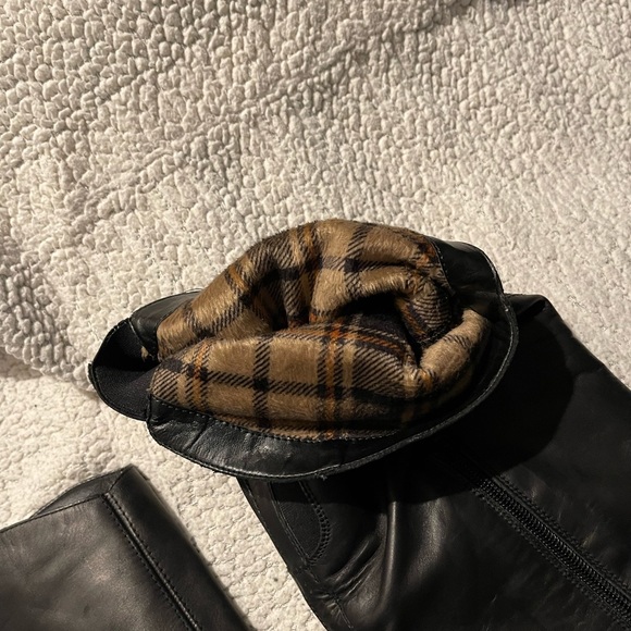 Black Remonte leather flannel lined boots. Never worn. Excellent condition - Picture 2 of 7
